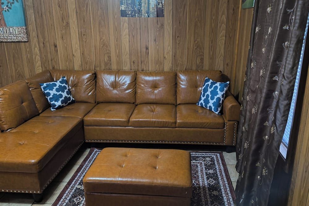 Tranquil 2-bedroom house with AC in Leesville - Leesville - Lounge