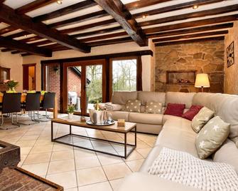 Luxurious Villa with Private Pool in Durbuy - Grandhan - Sala de estar