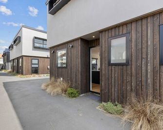 Peaceful Elegant Designated Park King Bed - Christchurch - Bâtiment