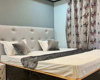 Universal Comfort Guest House - Kargil - Bedroom