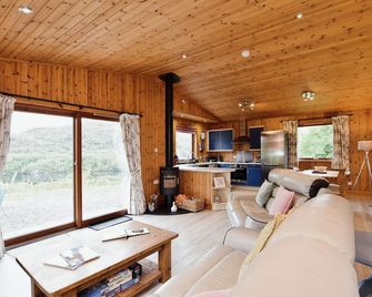 Beautiful 5 Star, 2 Bedroom, 2 Bathroom Chalet With Stunning Views And Wood Burning Stove - Crianlarich - Salon