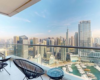 Paloma - Three Bed with Mesmerizing Marina View - Garhoud - Balkon