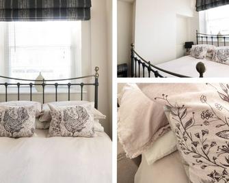Wye View - Ross-on-Wye - Bedroom