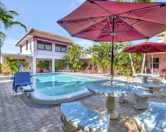 Seahorse Guesthouse - Pompano Beach