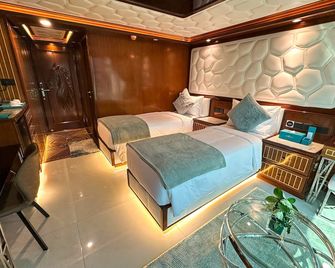 Overnight Super Yacht - Orchid - Dubai