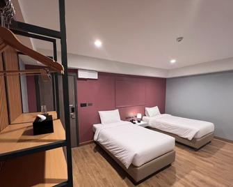 Lima Hotel - איוטהאיה - חדר שינה