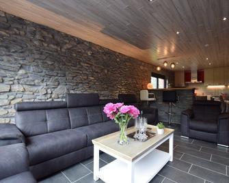 Chic Holiday Home In Noville With Sauna - Bastenaken - Huiskamer