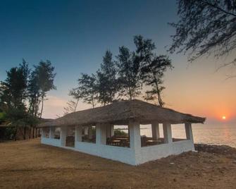 Red Earth - Gokarna - Ankola - Building