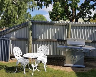 High Country Lodge, Motels & Backpackers - Twizel - Patio