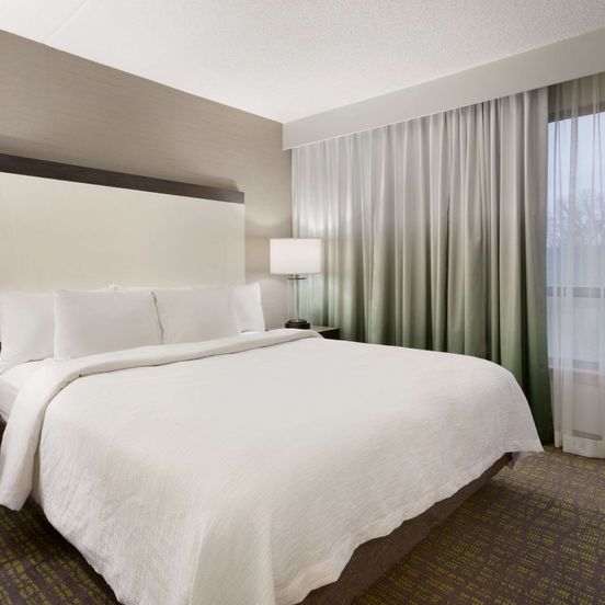 Bedroom view of Embassy Suites by Hilton Newark Wilmington South