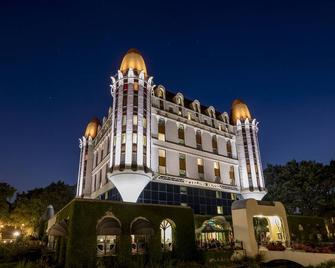 Efteling Hotel - Theme Park Tickets Included - Kaatsheuvel - Budova