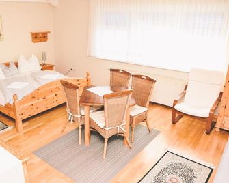 Pension s'Platzl Stuhleck - Spital am Semmering - Schlafzimmer