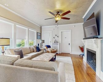 Ivy Manor - Saugatuck - Sala de estar