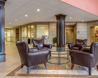 Quality Hotel Conference Center Cincinnati Blue Ash - Cincinnati - Lobby