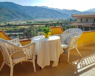 Valle D'Agrò - Savoca - Balcón