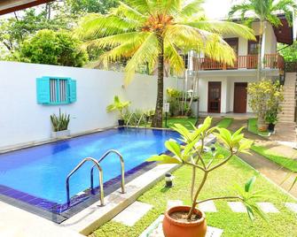 Surf Villa - Galle - Pool