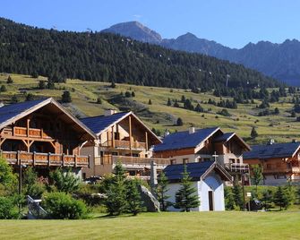 Spacious Apt 8 pers, slopes access, terrace garage, mountain comfort - Montgenèvre - Clădire