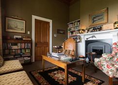 The Manse - Hastings - Living room