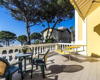 Hotel Ville Bianchi - Grado - Balcony