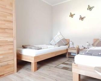 Ferienwohnungen Stark - Kelheim - Schlafzimmer