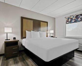 La Quinta Inn & Suites by Wyndham Sturbridge - Sturbridge - Ložnice