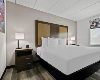La Quinta Inn & Suites by Wyndham Sturbridge - Sturbridge - Спальня