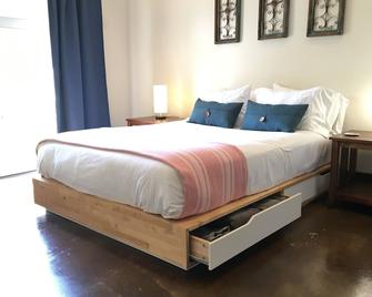 Quiet Downtown Location!!! - Nashville - Habitación