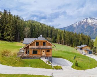 Alluring Chalet With Sauna, Ski Boot Heaters, Camping Cot - Hohentauern - Bâtiment
