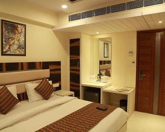 The Shanti Plaza - Traveler's choice awarded 2025 - New Delhi - Bedroom