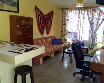 Bungalow en el corazón de puerto escondido maryluiapartament - Puerto Escondido - Wohnzimmer