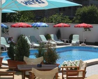 Mirana Family Hotel - Burgas - Pool