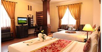 Mai Vang Hotel - Dalat - Bedroom