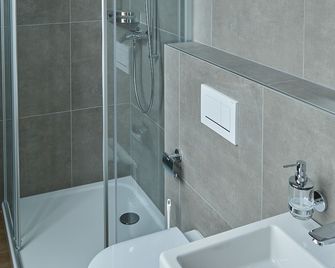 Hotel Jäger Jeuss - Murten - Self-Check-in - Gurmels - Badkamer