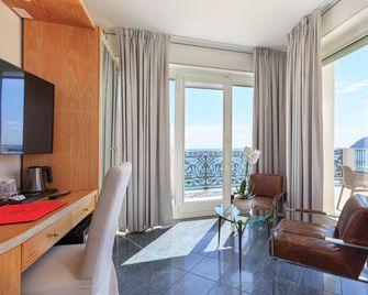 Grand Hotel Mediterranee - אלאסיו - סלון