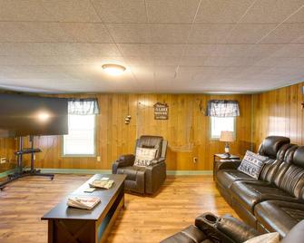 Burkesville Vacation Rental - 5 Mi to the Lake! - Burkesville - Sala de estar