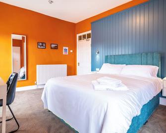 The Bell Hotel - Skegness - Bedroom