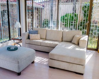 6 Victoria - Harare - Living room