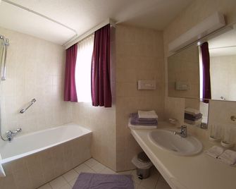 Hotel Montana - Arzl im Pitztal - Bagno