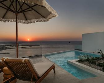 Golden Vista Suites by Explore Andros - Andros - Piscina