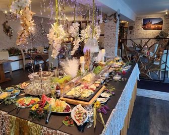 Altstadt Pension Orchidee - Wernigerode - Buffet