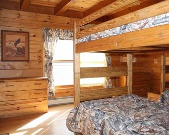 Secluded Catskill Mountain Log Cabin, Breathtaking Vista, Private, Relaxing - Woodstock - Schlafzimmer