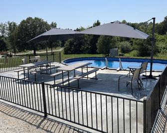 Salty Cedar Cabins #1 - Monroe City - Piscina