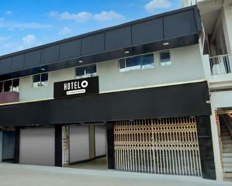 Deluxehotel Home Town - Patna - Building