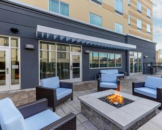 Fairfield Inn & Suites by Marriott Mebane - Mebane - Patio