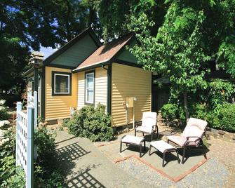 The Cottage! - Jacksonville - Patio