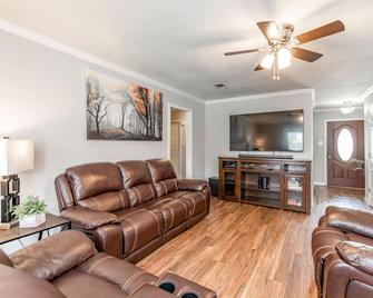 Lavish Living on 37 W/ Private Pool - Heated Pool Optional - Nederland - Living room
