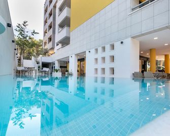 Hotel Antonio - Makarska - Pool