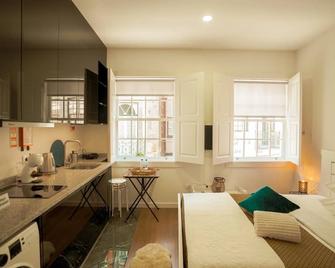 Alojamento 5 de Outubro - Amarante - Cocina