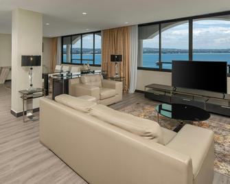 Delta Hotels by Marriott Dar es Salaam - דר א-סאלאם - סלון