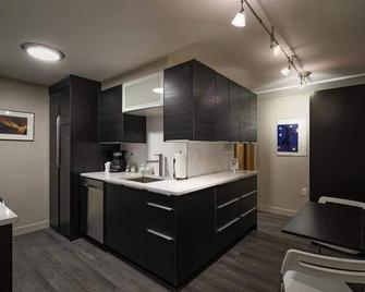 #stayinmydistrict Multnomah Village Modern Retreat - ポートランド - キッチン